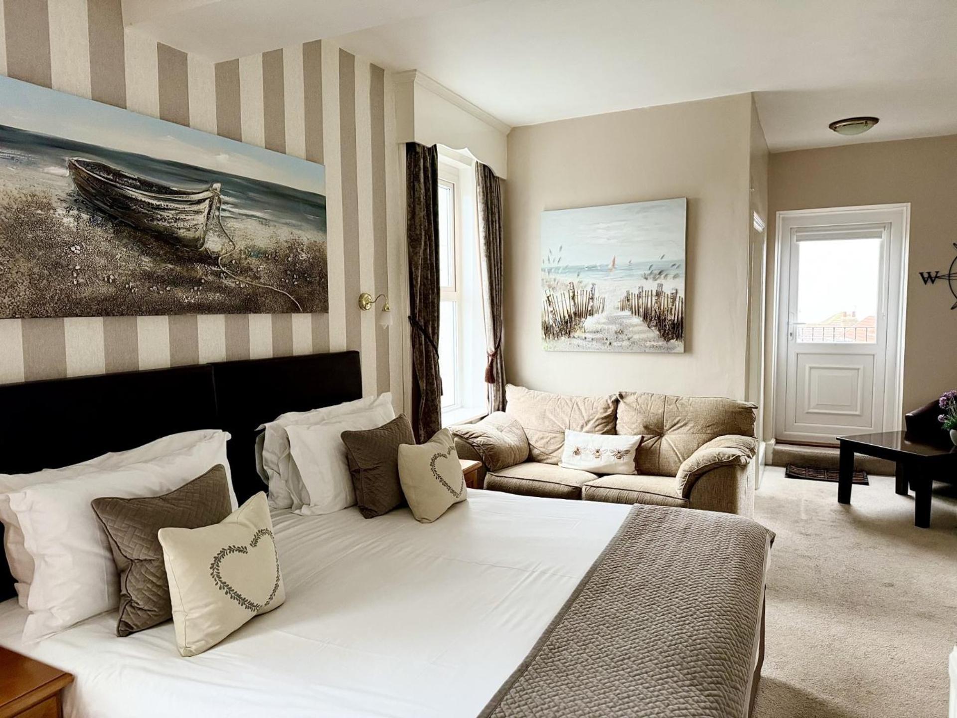 The White House Inn - วิทบี ภายนอก รูปภาพ